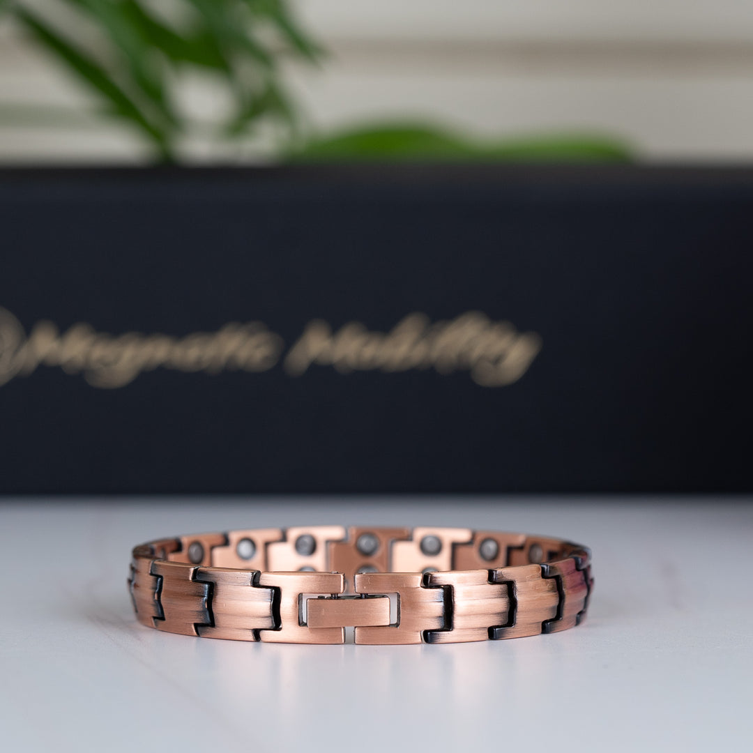 Close-up of the clasp on the Ashe Copper Magnetic Bracelet - Slim style, highlighting the sleek and durable copper design.