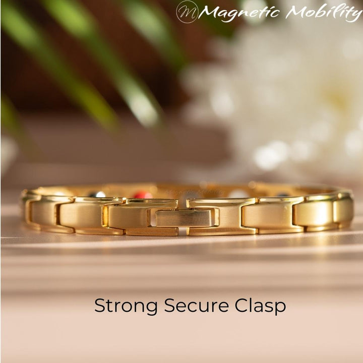 Clasp view of the Apia Sun 4in1 Magnetic Bracelet from Magnetic Mobility - a thin gold magnetic bracelet