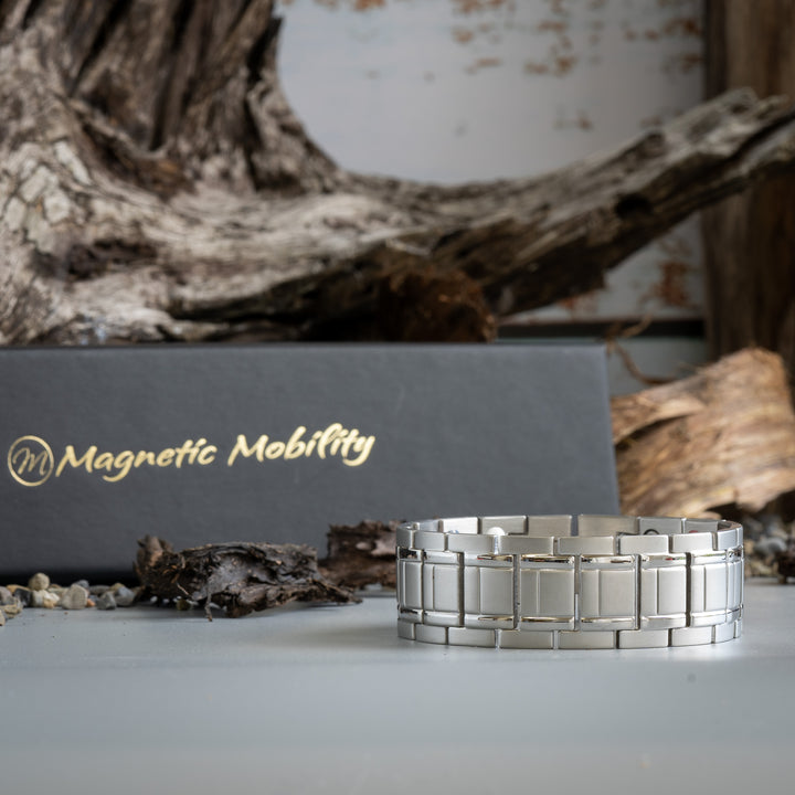 Front view of the Birch Star 4in1 Magnetic Bracelet, highlighting the refined and chic design. The ultimate choice for the discerning gentleman