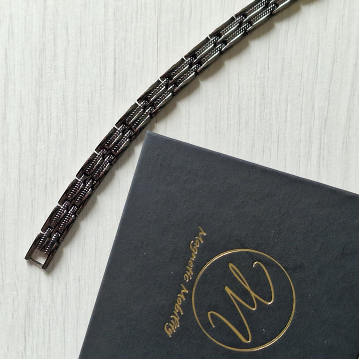 Top view of Copper link bracelet with magnets