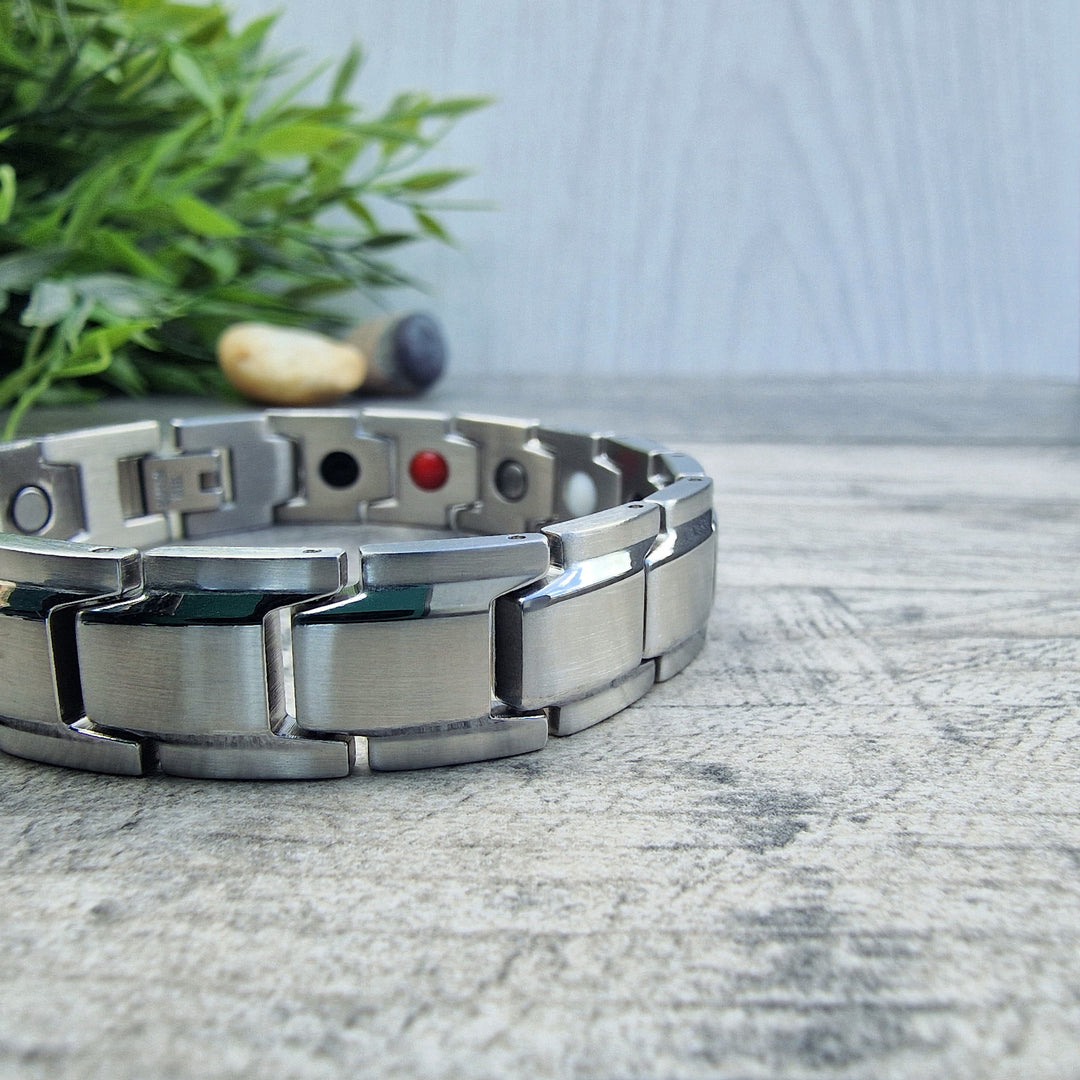 Alexanders Star - Men's 4in1 Magnetic Bracelet close up view of the silver design with silver stripes