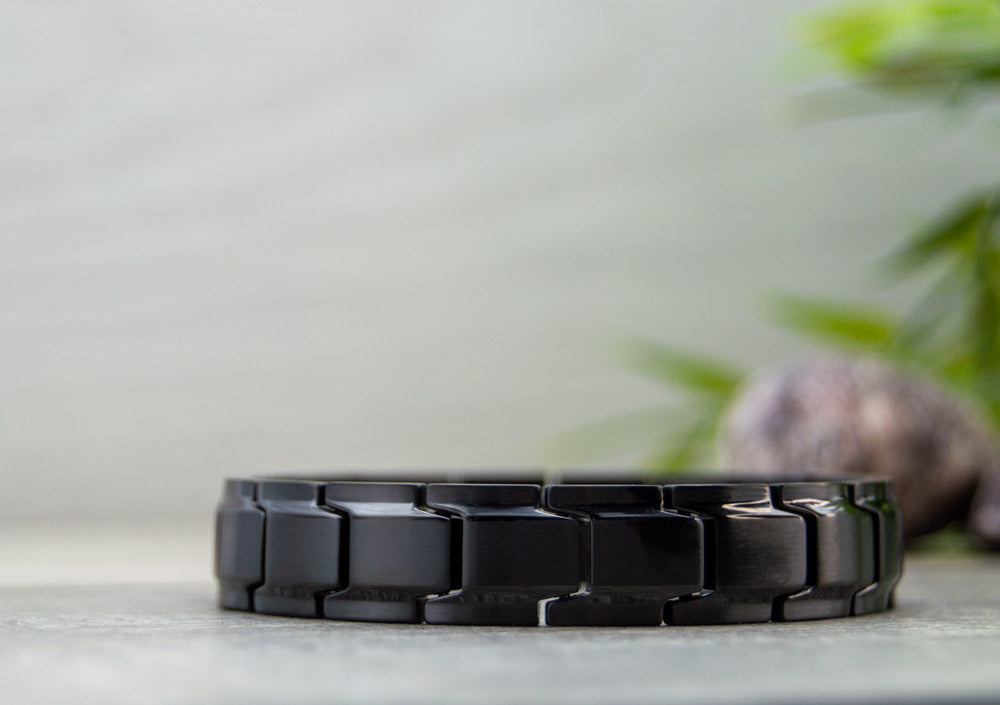 Front view of Alexanders Night - Plain Black Magnetic Bracelet