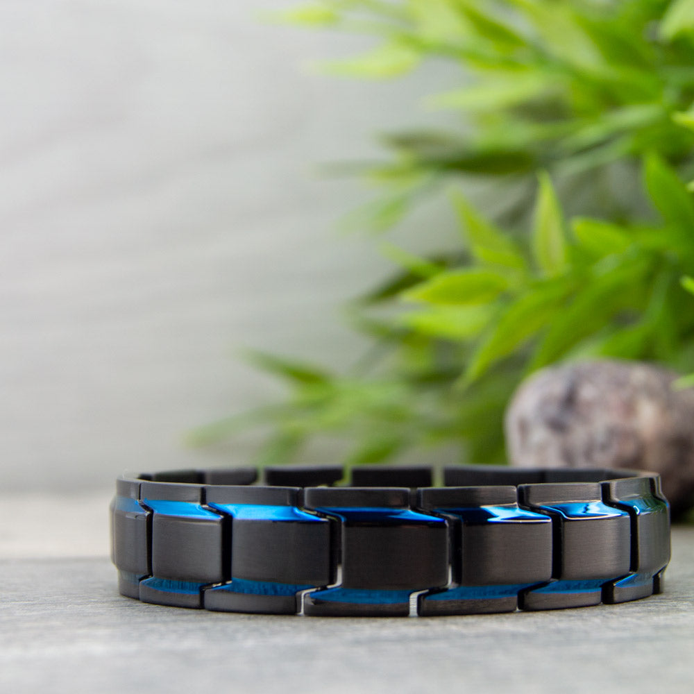 Alexanders Sky - Mens Magnetic Bracelet in Black with Blue Stripes.