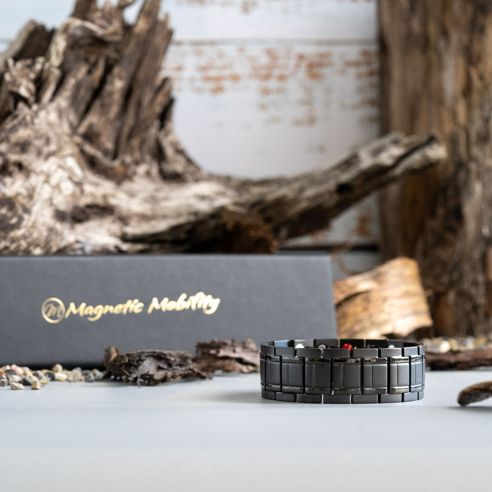 Birch Night 4in1 Magnetic Bracelet elegantly presented with our sustainable gift box. The back view highlights the harmony of design and luxury.