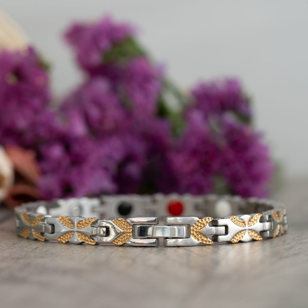 Detailed view of the clasp on the Meadowsweet Moon 4in1 Magnetic Bracelet. The secure design combines elegance and functionality, featuring therapeutic Neodymium magnets, FIR (Far Infrared) elements, Germanium, and Negative Ions for pain relief and enhanced joint wellness