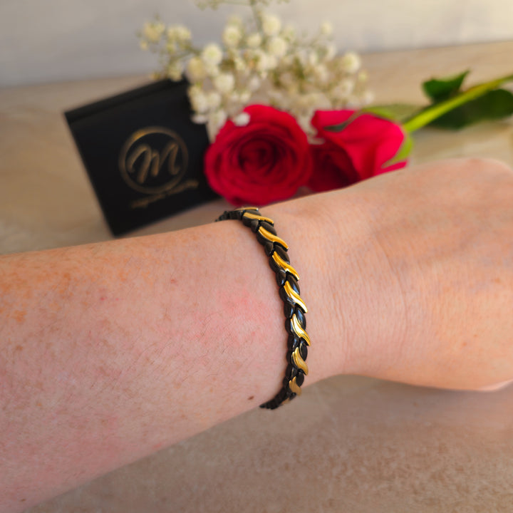 Virginia Twilight 4in1 Magnetic Bracelet - Black and Gold - Magnetic Mobility - on wrist