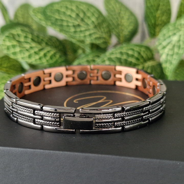 View of the strong clasp on Nightshade - Copper link bracelet 