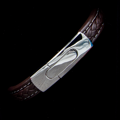 Close up view of the Clasp on our Brown Leahter Bracelet with Magnets
