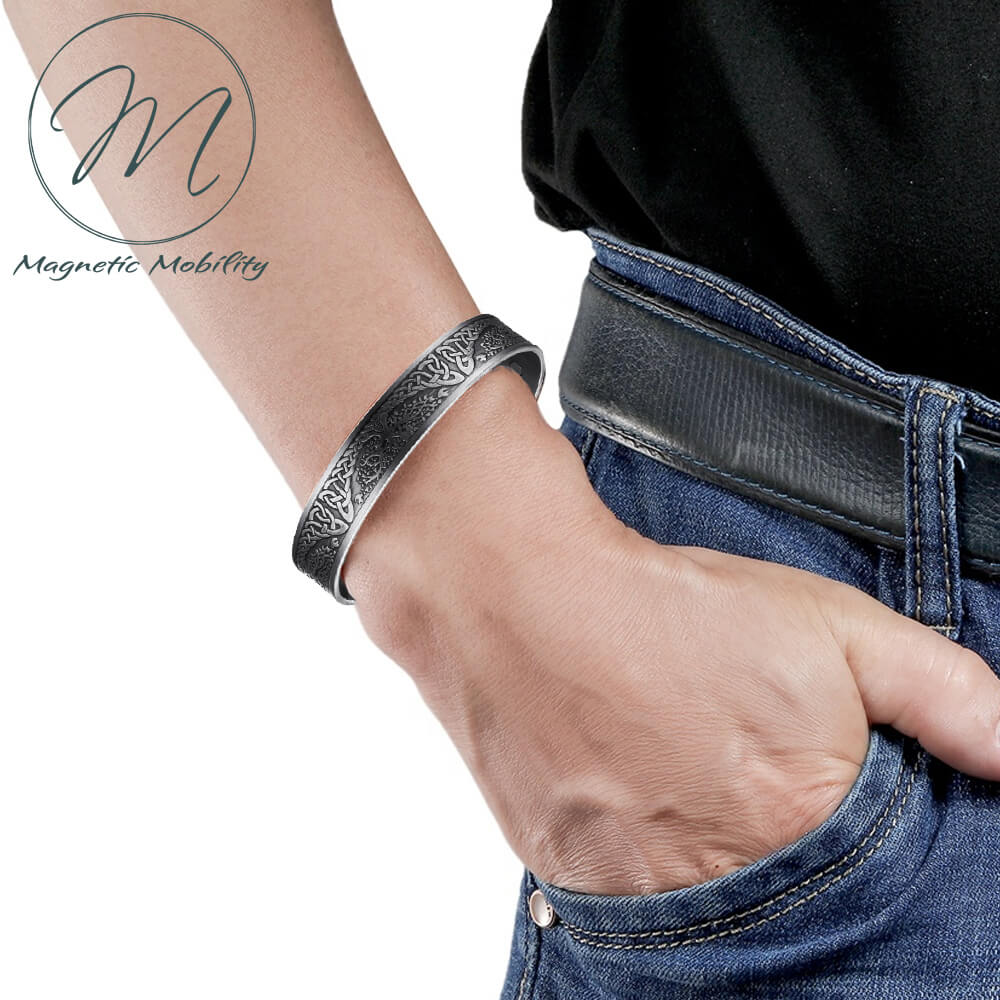 Contemporary Mens Celtic Magnetic Copper Bracelet. 99.9% pure Copper, 3000 gauss Neodymium Magnets: Relieve Pain, Reduce inflammation,Improve circulation, Improve immune function. Get back to living your best life pain free! Helps relieve  Arthritis and joint/muscle pain. Ideal gift idea!