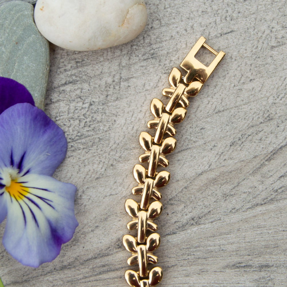 Top view of Buddleia Summer Magnetic Bracelet. 