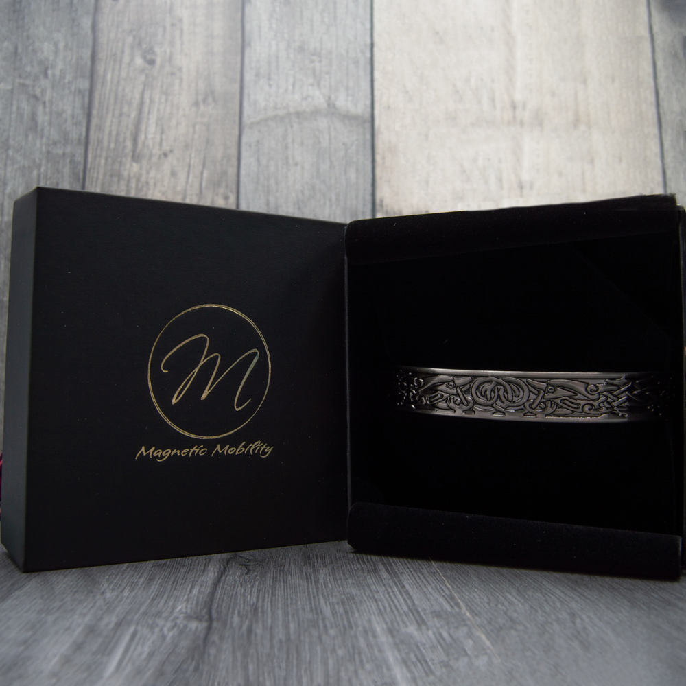 Clover in Silver in Eco-Friendly Luxury Gift Box - Mens Copper Bracelet with Magnets