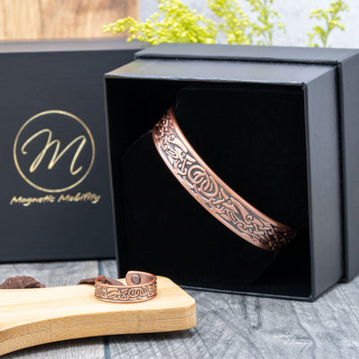 Clover Copper Gift Set featuring a Copper Bracelet and Ring with Neodymium Magnets, designed to help with arthritis and pain relief