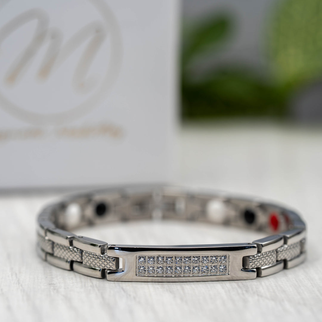 Honesty Star - Women's 4in1 Magnetic Bracelet with swarovski crystals - Front view