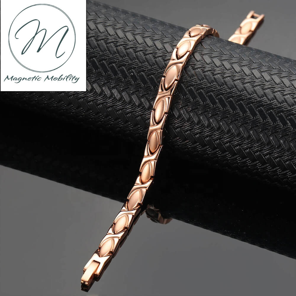 A beautiful bracelet is the key to any good outfit Create an eye-catching look and combine this Magnetic Mobility rose gold bracelet with other top quality jewellery. The neodymium-magnets, FIR technology, Negative ion technology  and germanium stones give you the necessary energy and power for your everyday life.     A great gift for every occasion.