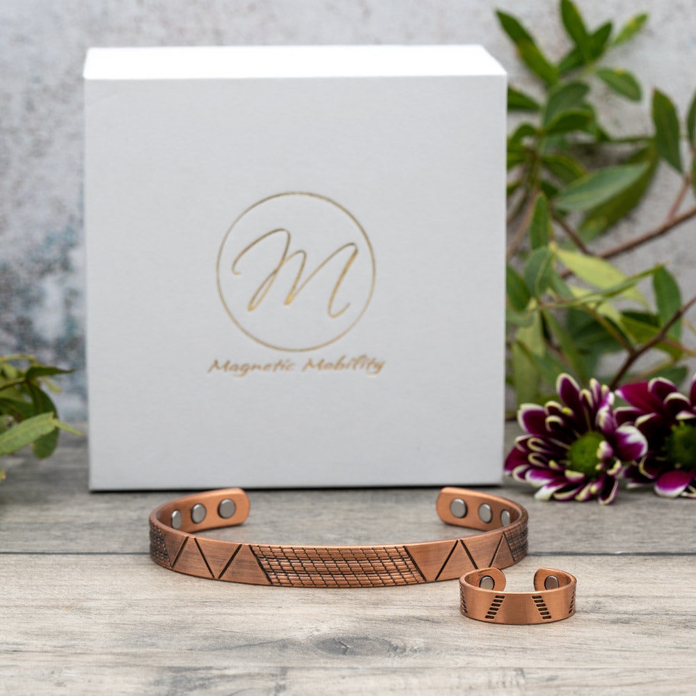 Soloman Copper Gift Set featuring a Copper Bracelet and Ring with Neodymium Magnets, designed to help with arthritis and pain relief